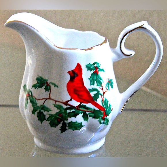 GRACES TEAWARE CREAMER RED CARDINAL 8 oz - Picture 2 of 4